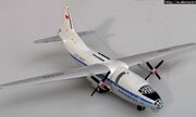 Antonov An-8 1:144