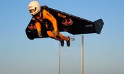 Jetman - Yves Rossy 1:27