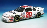 1997 Chevrolet Monte Carlo 1:24