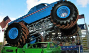 Monstertruck-Show-Diorama 1:32