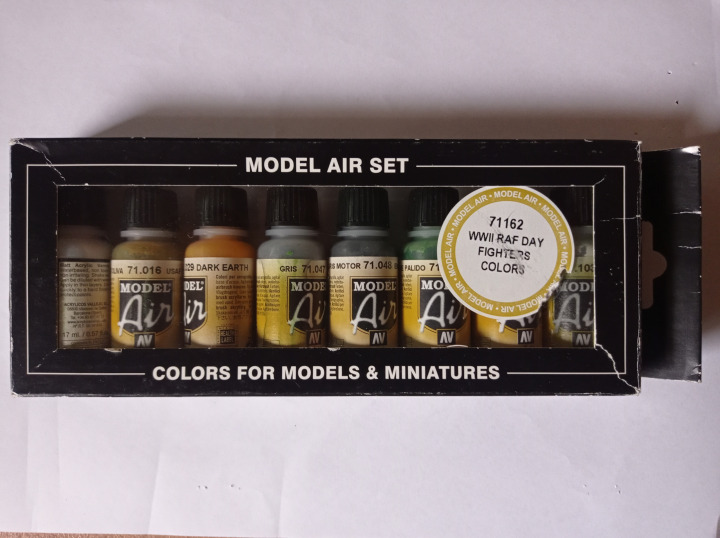 Boxart WWII RAF DAY FIGHTERS COLORS  Vallejo Model Air